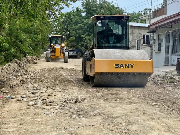 Seguimos trabajando en los caminos vecinales de La Sabana