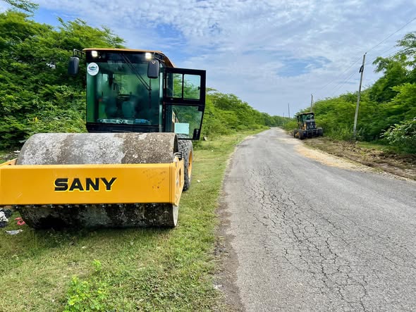 Continuamos acondicionando nuestros caminos vecinales.