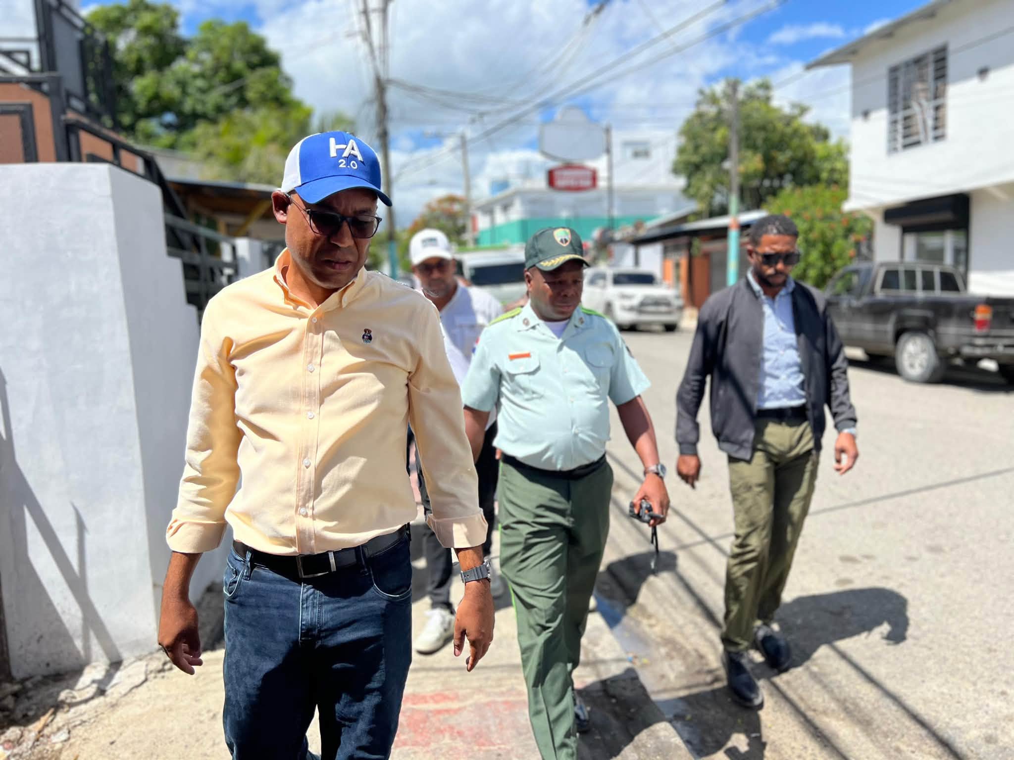 Como parte de las acciones encaminadas a mejorar la circulación vial en Villa Montellano,